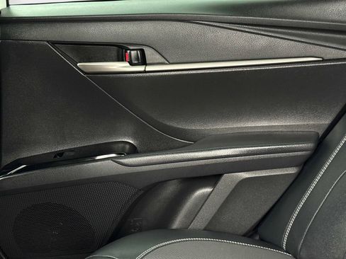 Used 2025 Toyota Camry SE image 14