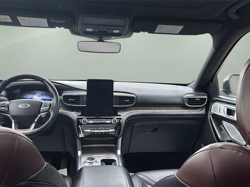 Used 2022 Ford Explorer Platinum w/ Equipment Group 601A image 12