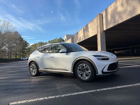 Certified 2025 Genesis GV60 RWD image 2