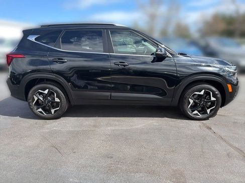 Used 2024 Kia Seltos EX AWD/4WD image 8