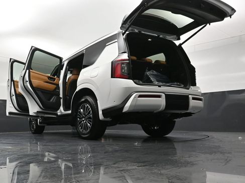 New 2026 Nissan Armada SL w/ Captain's Chari Seat Package AWD/4WD image 39