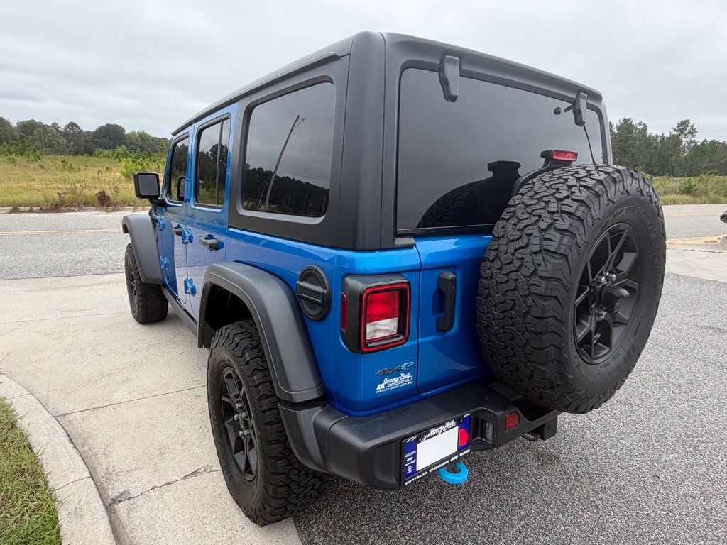 Used 2024 Jeep Wrangler Unlimited AWD/4WD image 17