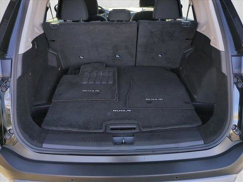 Used 2023 Nissan Rogue S image 6