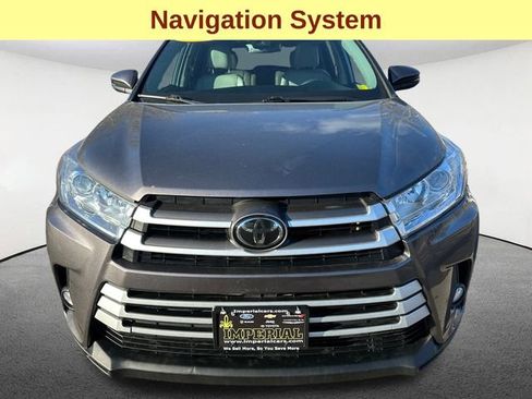 Certified 2019 Toyota Highlander XLE w/ Carpet Mat Package (TMS) image 4