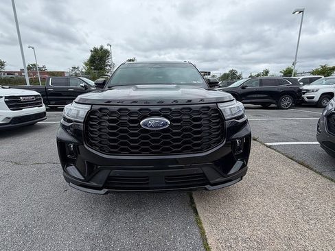 Used 2025 Ford Explorer ST-Line w/ Premium Package AWD/4WD image 8