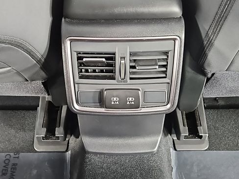 Certified 2023 Subaru Forester Premium image 24