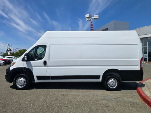 Used 2025 RAM ProMaster 3500 FWD image 8