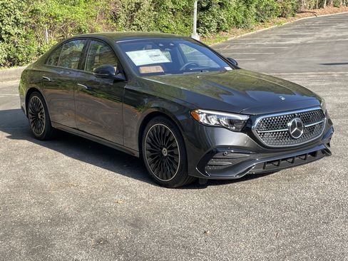 New 2026 Mercedes-Benz E 350 4MATIC Sedan image 4