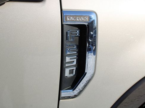 Used 2017 Ford F250 King Ranch w/ King Ranch Ultimate Package AWD/4WD image 15