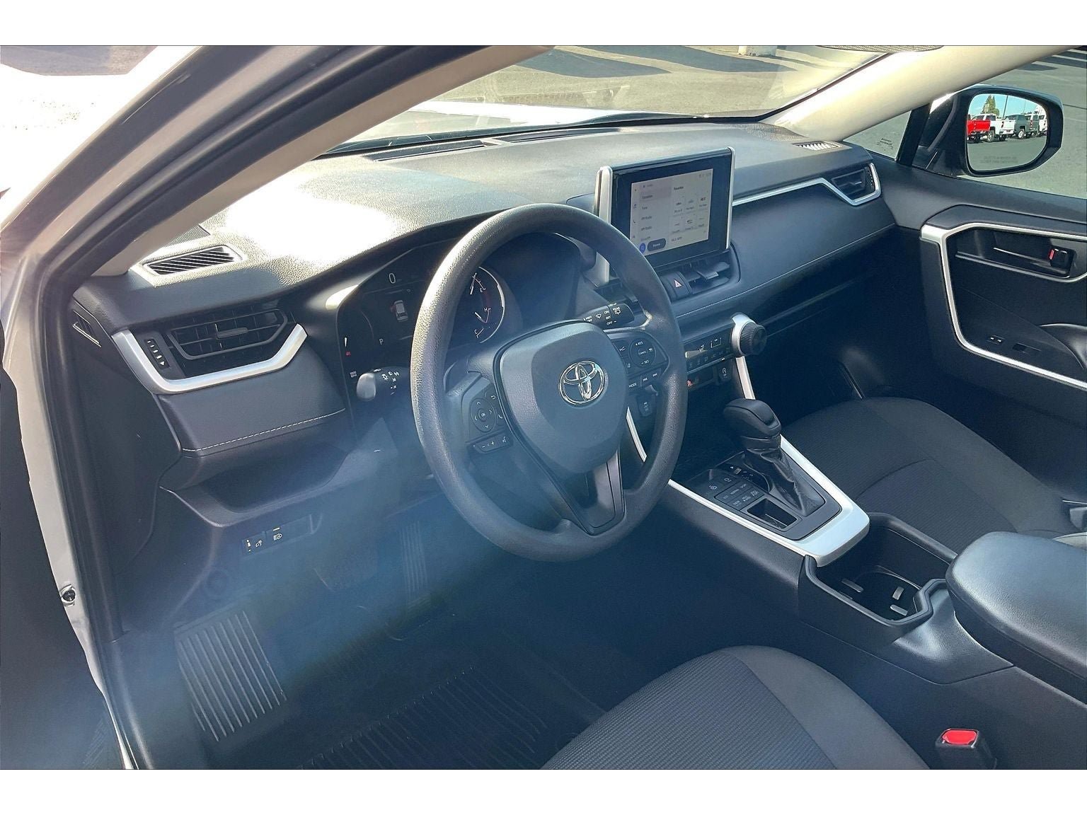 Used 2024 Toyota RAV4 LE AWD/4WD image 16