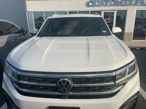 Used 2022 Volkswagen Atlas Cross Sport SEL Premium R-Line w/ Cross Sport MDO Package AWD/4WD image 2