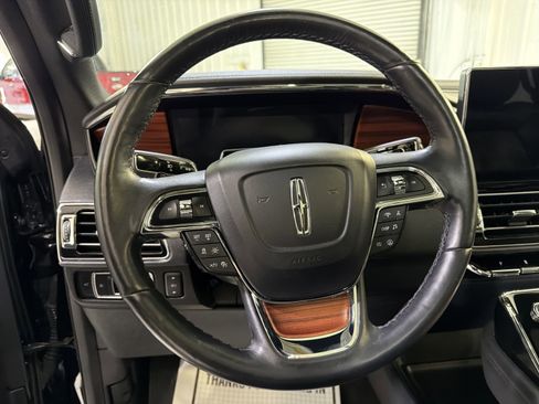 Used 2024 Lincoln Navigator Premiere AWD/4WD image 13