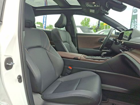 Used 2023 Toyota Crown w/ Advanced Technology Package AWD/4WD image 29
