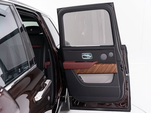 Certified 2023 Rolls-Royce Cullinan AWD/4WD image 21