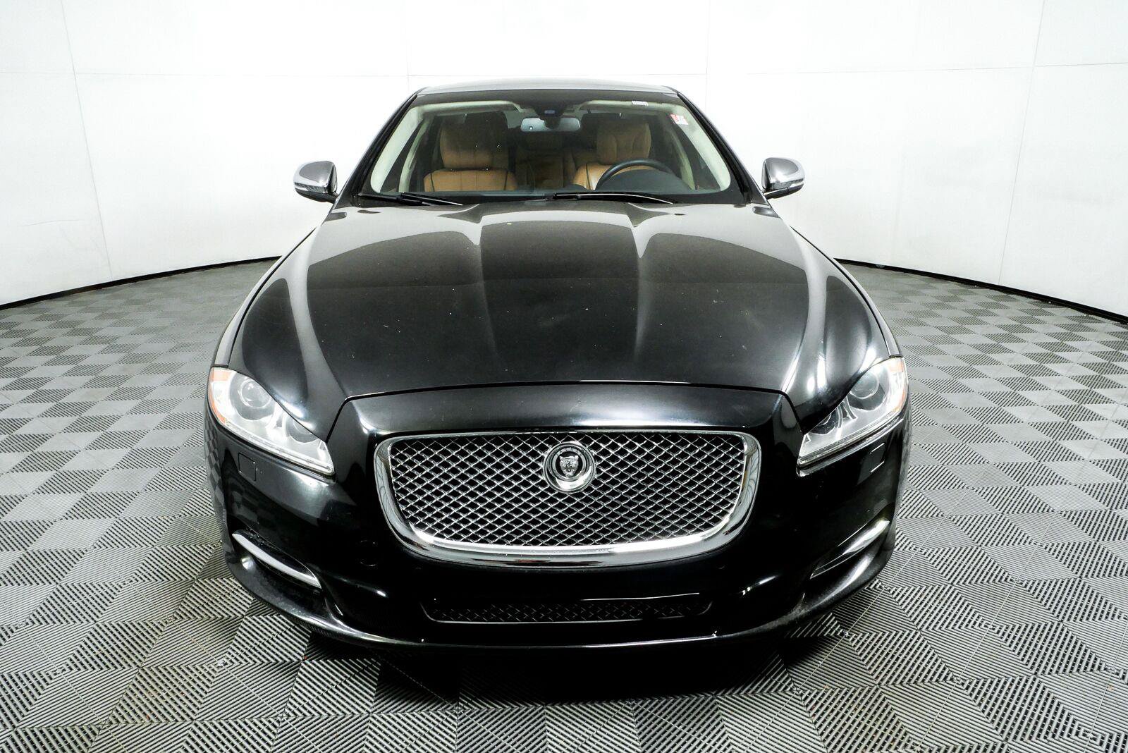 Used 2013 Jaguar XJ L Portfolio AWD/4WD image 27