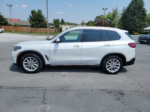 Used 2021 BMW X5 xDrive40i w/ Premium Package image 4