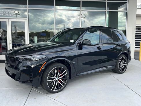 New 2026 BMW X5 xDrive40i w/ M Sport Package AWD/4WD image 1