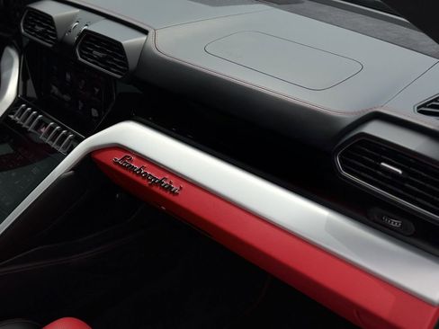 Used 2021 Lamborghini Urus AWD/4WD image 47