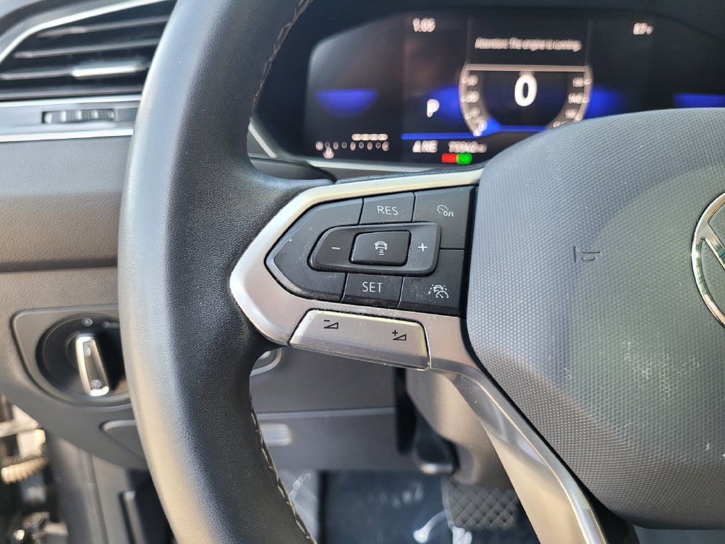 Used 2023 Volkswagen Tiguan SE FWD image 23