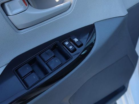 Used 2011 Toyota Sienna LE image 19