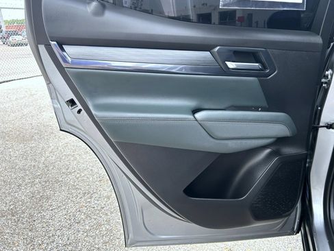 Used 2026 GMC Terrain AT4 w/ Convenience Package III AWD/4WD image 18