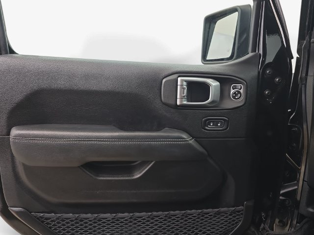 Used 2019 Jeep Wrangler Unlimited Sahara AWD/4WD image 25