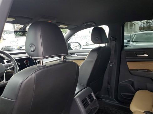 Certified 2023 Volkswagen Atlas Cross Sport SE image 11
