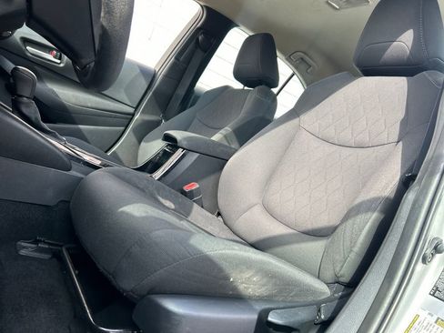 Used 2021 Toyota Corolla LE image 7
