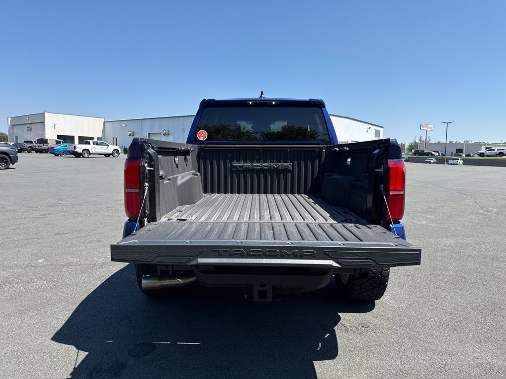 Used 2025 Toyota Tacoma TRD Off-Road AWD/4WD image 19