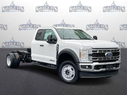 New 2026 Ford F450 XL w/ XL Chrome Package AWD/4WD image 1