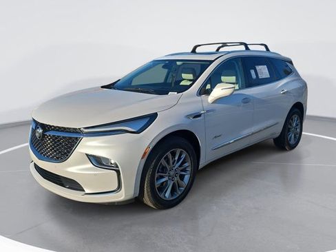 Used 2023 Buick Enclave Avenir image 7