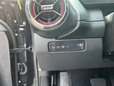 Used 2025 Chevrolet Equinox EV RS FWD image 25