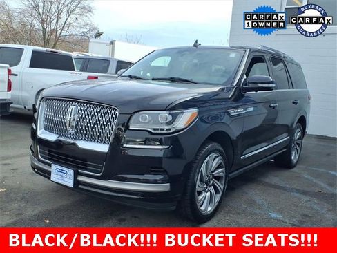 Used 2024 Lincoln Navigator Premiere image 3