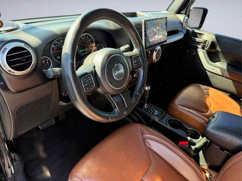 Used 2017 Jeep Wrangler Unlimited Sahara w/ Mopar Chrome Edition Group AWD/4WD image 16