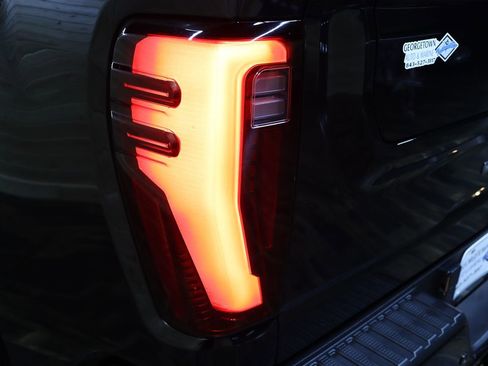 Used 2024 GMC Sierra 2500 Denali w/ Denali Reserve Package image 28