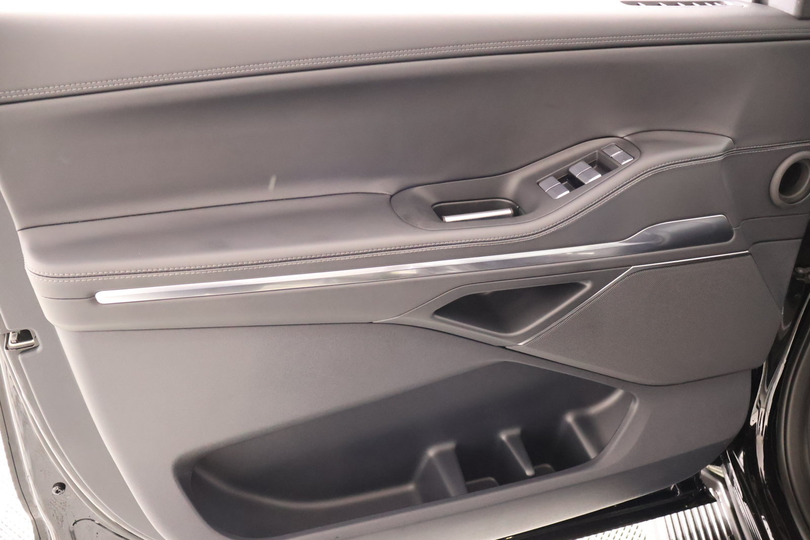 New 2026 Lincoln Navigator Premiere AWD/4WD image 17