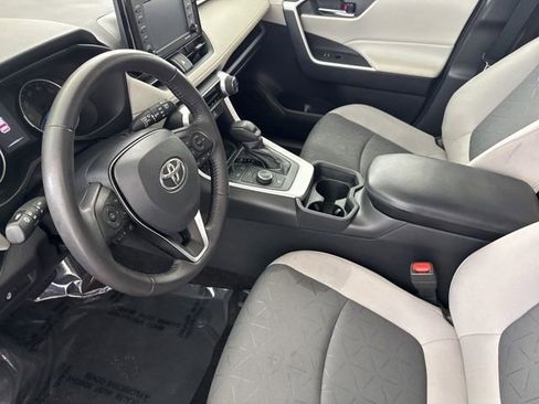 Used 2021 Toyota RAV4 XLE w/ XLE Grade Weather Package AWD/4WD image 19