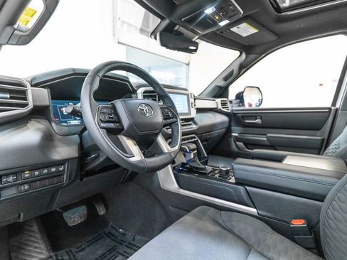 Certified 2025 Toyota Sequoia SR5 AWD/4WD image 4