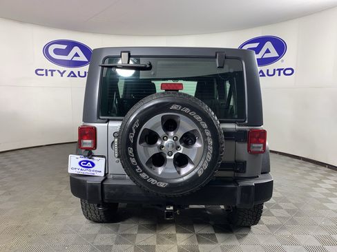 Used 2017 Jeep Wrangler Unlimited Sport w/ Connectivity Group image 4