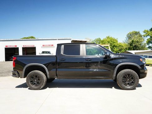 Used 2022 Chevrolet Silverado 1500 ZR2 w/ Technology Package AWD/4WD image 3