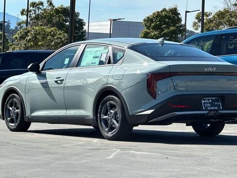 New 2026 Kia K4 LXS image 6