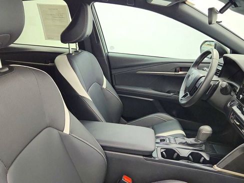 Used 2025 Toyota Camry SE FWD image 21
