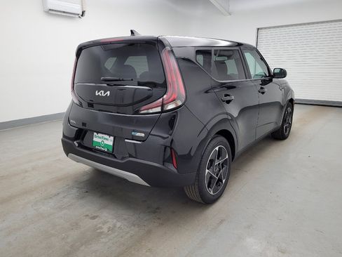 Used 2023 Kia Soul EX image 9