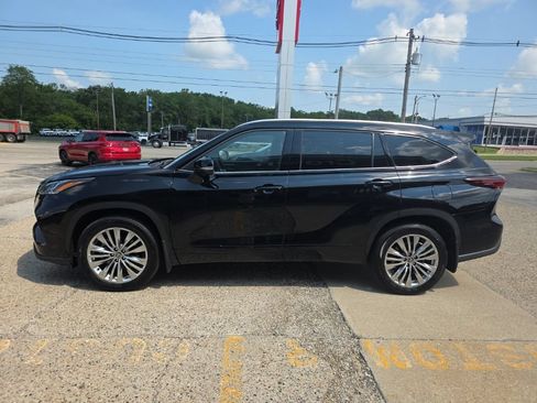 Used 2026 Toyota Highlander Platinum AWD/4WD image 8