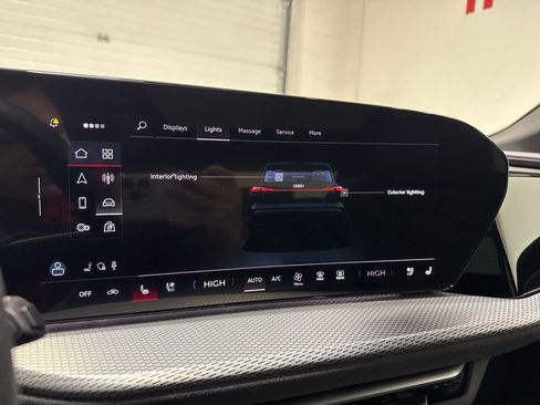 Used 2025 Audi SQ5 Premium Plus image 21