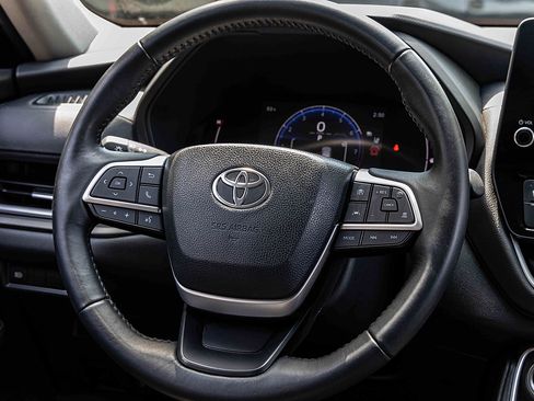 Used 2024 Toyota Grand Highlander AWD image 9