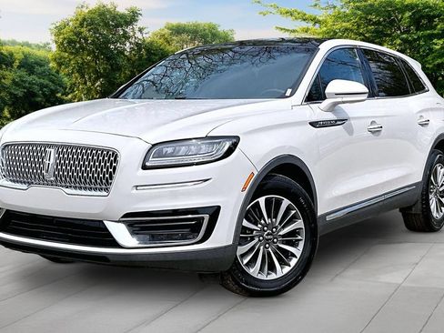 Used 2020 Lincoln Nautilus Reserve FWD image 11
