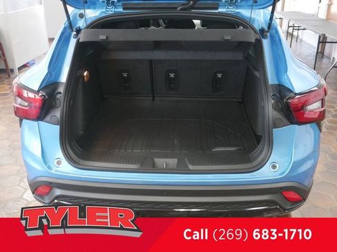 New 2026 Chevrolet Trax RS w/ Driver Confidence Package FWD image 16