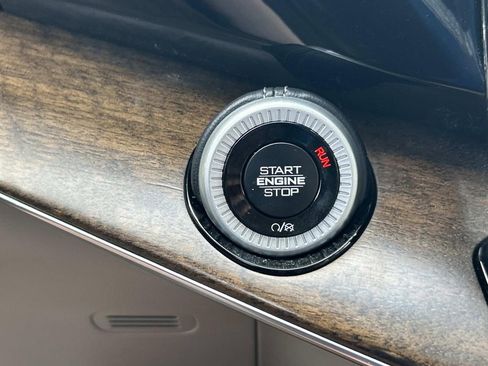 Used 2023 Jeep Grand Wagoneer 4WD image 39