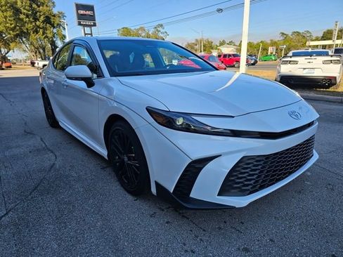 Used 2026 Toyota Camry SE FWD image 6